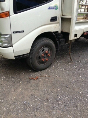 รถฮีโน่ 6 ล้อ รั้ว  ( ไม่ดั้ม )  136 แรงม้า. ปี 54  ( ยูโรที. )  สนใจติดต่อ 081 - 6079515