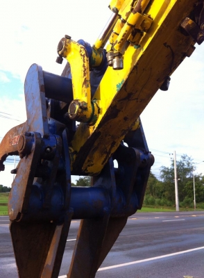 ขายถูกครับ โคมัสสุpc28uu ราคา 270000เท่านั้นครับเก่าญี่ปุ่นไม่เคยใช้ในไทยครับ