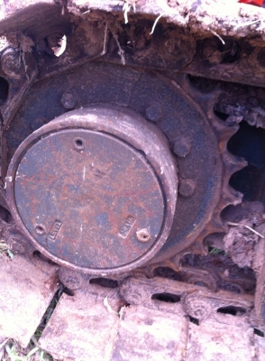 ขายถูกครับ โคมัสสุpc28uu ราคา 270000เท่านั้นครับเก่าญี่ปุ่นไม่เคยใช้ในไทยครับ