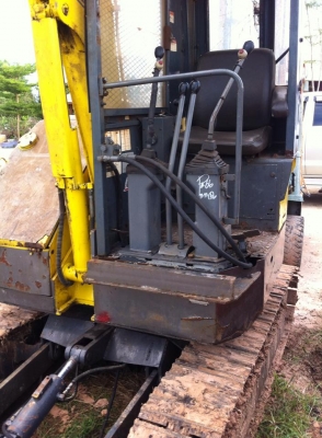 ขายถูกครับ โคมัสสุpc28uu ราคา 270000เท่านั้นครับเก่าญี่ปุ่นไม่เคยใช้ในไทยครับ