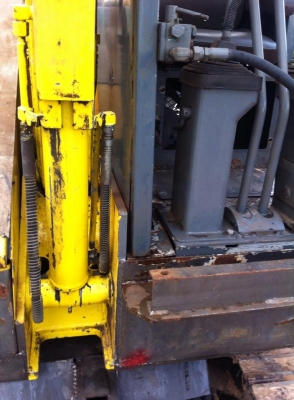 ขายถูกครับ โคมัสสุpc28uu ราคา 270000เท่านั้นครับเก่าญี่ปุ่นไม่เคยใช้ในไทยครับ