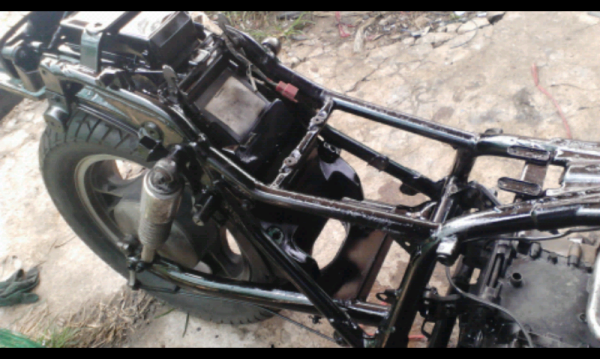 ขายโช๊ค หลัง KAWASAKI อิลิมิเนเตอร์ ราคา 500 บาท สนใจติดต่อ.....0898450560