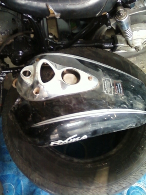 ขายถังน้ำมัน RYUKA  แต่งสไตล์ cruiser  ราคา 500 บาท สนใจติดต่อ.....0898450560