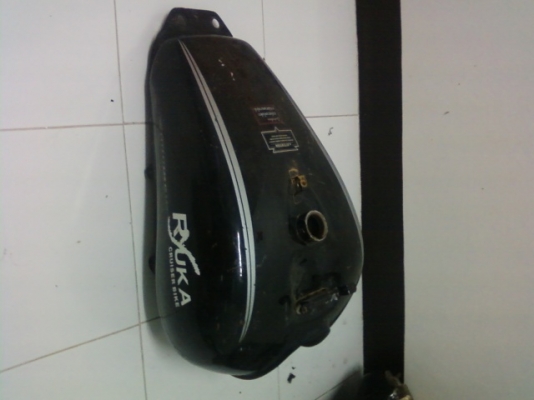 ขายถังน้ำมัน RYUKA  แต่งสไตล์ cruiser  ราคา 500 บาท สนใจติดต่อ.....0898450560