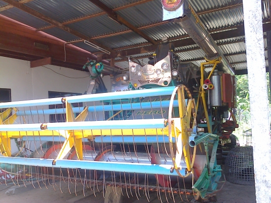 ขายรถเกี่ยวข้าว ปานเจริญ สภาพดี ไม่ต้องซ่อม เกี่ยวข้าวได้เลยครับ สดผ่อนได้ครับ เงิน ธกส.ก็ได้