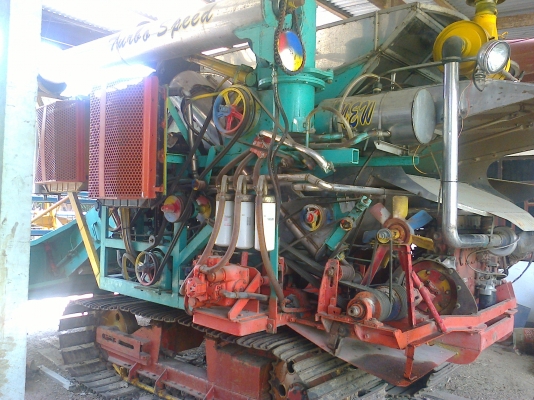 ขายรถเกี่ยวข้าว ปานเจริญ สภาพดี ไม่ต้องซ่อม เกี่ยวข้าวได้เลยครับ สดผ่อนได้ครับ เงิน ธกส.ก็ได้