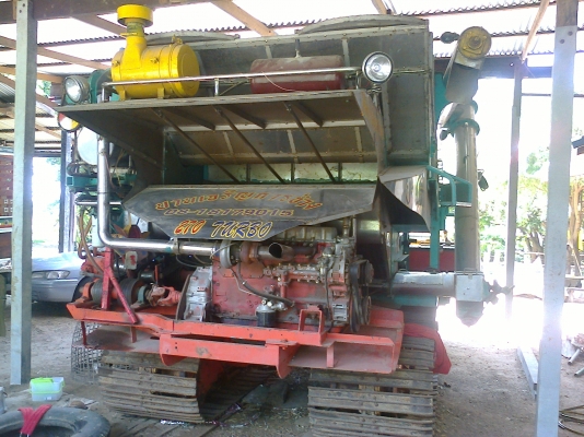 ขายรถเกี่ยวข้าว ปานเจริญ สภาพดี ไม่ต้องซ่อม เกี่ยวข้าวได้เลยครับ สดผ่อนได้ครับ เงิน ธกส.ก็ได้