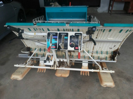 ปัญญาแทรคเตอร์มาแล้ว... รีบโดยด่วน.รถดำนาคูโบต้า SPW-48c 4แถวเดินตาม ทำงาน83ชม. แถมที่โรยข้าว ขาตั้งถาด ถาด599ใบ ซื้อไปใช้ได้เลย สภาพดีครับ จัดส่ง อ.ปัว จ.น่าน