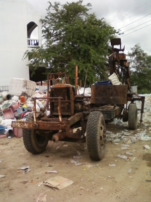 ขายรถ หกล้อ ใหญ่รุ่นเก่าติด เฮียบ สำหรับคีบของเก่า ราคา 150000บาท