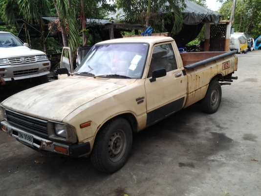 ขายรถโตโยต้า เครื่อง2L รถพร้อมขับ เครื่องแน่นๆ แอร์เย็นมาก พวกมาลัยเพาเวอร์ เอาไปทำสีนิดหน่อยแหล่มเลย มีทะเบียนพร้อมยังไม่ขาด ขาย 39500 บาท