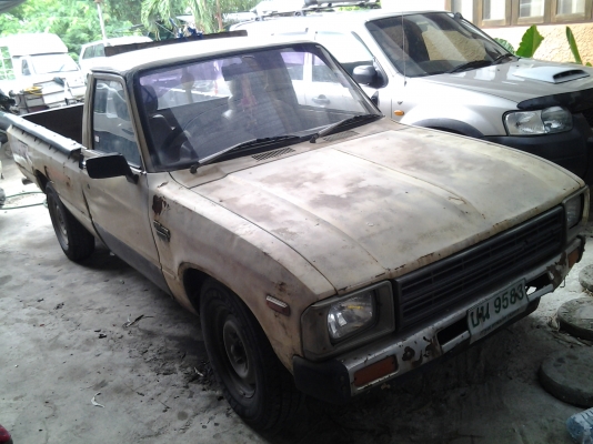 ขายรถโตโยต้า เครื่อง2L รถพร้อมขับ เครื่องแน่นๆ แอร์เย็นมาก พวกมาลัยเพาเวอร์ เอาไปทำสีนิดหน่อยแหล่มเลย มีทะเบียนพร้อมยังไม่ขาด ขาย 39500 บาท