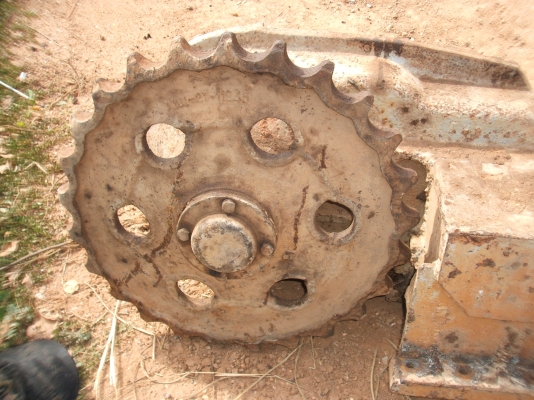 ขายตัวเดิน 10HT โคมัตสุ ไม่มีหัวมอเตอร์ สภาพดี ราคา 70,000 บาท