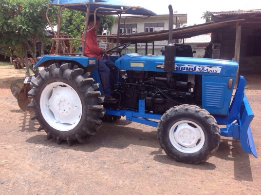 แทรกเตอร์แชมป์ 38 แรง โฟววิน ขายพร้อม มีผานดันหน้า ผาน6หลัง จอบหมุน สภาพดีเยี่ยม เดิมๆทั้งคัน