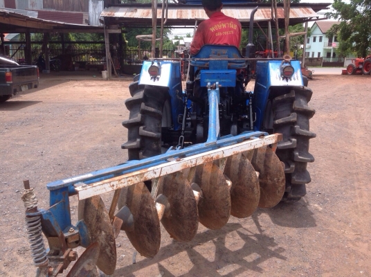 แทรกเตอร์แชมป์ 38 แรง โฟววิน ขายพร้อม มีผานดันหน้า ผาน6หลัง จอบหมุน สภาพดีเยี่ยม เดิมๆทั้งคัน