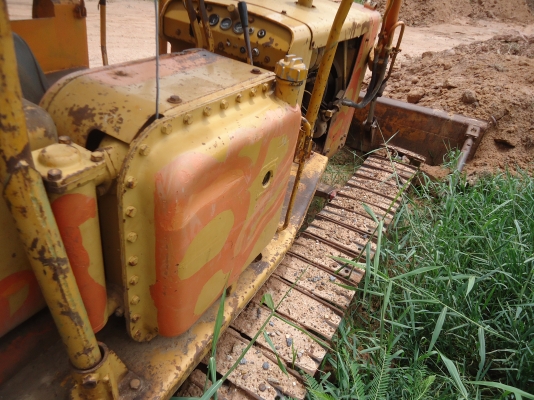 ขายด่วนรถแทรกเตอร์ตีนตะขาบKOMATSUD30-15พร้อมใข้งาน ขายด่วนรถแทรกเตอร์ตีนตะขาบKOMATSUD30-15พร้อมใข้งาน