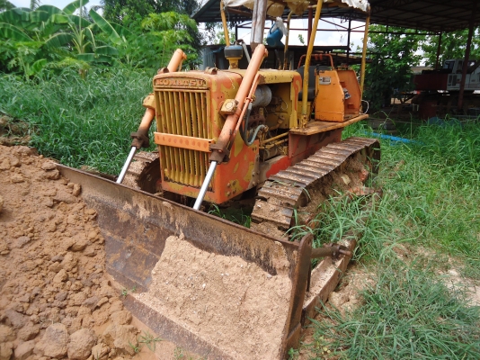 ขายด่วนรถแทรกเตอร์ตีนตะขาบKOMATSUD30-15พร้อมใข้งาน