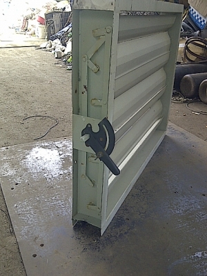 ขาย..บานเกร็ดเหล็ก 2ตัว