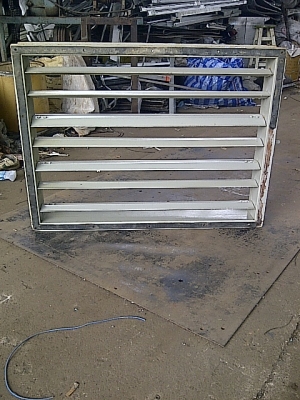 ขาย..บานเกร็ดเหล็ก 2ตัว