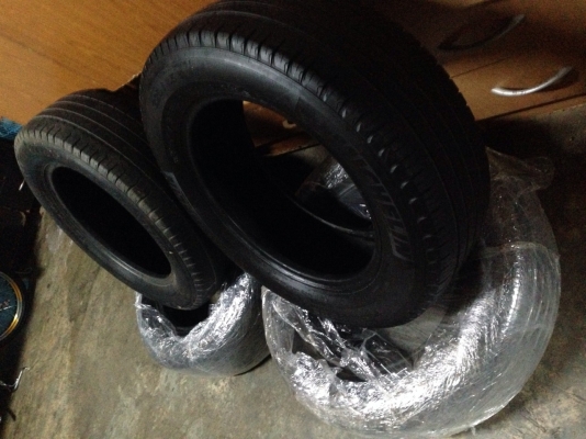 ขายยาง 225/65/R17 มิสชลิน ปี 2011 ขายยาง 225/65/R17 มิสชลิน ปี 2011