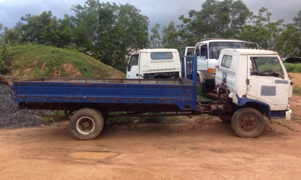 **135,000 บ.ต่อรอง**ขาย6ล้อถูกๆ ราคาคุณแต๋น HINO KM350 เครื่อง DM100 100แรง เครื่องดีสตาร์ทติดง่าย แน่นๆ แห้งๆ ไม่มีเยิ้ม วางหัวFB สภาพโอเคไม่ผุ ภายในเก๋งไม่สวย ช่วงล่างFหน้า-หลัง คัสซีสวยเดิม ไม่ปะมีบวม ไม่ปะไม่ดาม ยาว5.50ม.วางกระบะคาร์โก้4.30ม.พื้นเหล็ก **135,000 บ.ต่อรอง**ขาย6ล้อถูกๆ ราคาคุณแต๋น HINO KM350 เครื่อง DM100 100แรง เครื่องดีสตาร์ทติดง่าย แน่นๆ แห้งๆ ไม่มีเยิ้ม วางหัวFB สภาพโอเคไม่ผุ ภายในเก๋งไม่สวย ช่วงล่างFหน้า-หลัง คัสซีสวยเดิม ไม่ปะมีบวม ไม่ปะไม่ดาม ยาว5.50ม.วางกระบะคาร์โก้4.30ม.พื้นเหล็ก