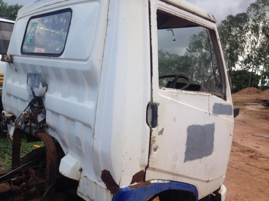 **135,000 บ.ต่อรอง**ขาย6ล้อถูกๆ ราคาคุณแต๋น HINO KM350 เครื่อง DM100 100แรง เครื่องดีสตาร์ทติดง่าย แน่นๆ แห้งๆ ไม่มีเยิ้ม วางหัวFB สภาพโอเคไม่ผุ ภายในเก๋งไม่สวย ช่วงล่างFหน้า-หลัง คัสซีสวยเดิม ไม่ปะมีบวม ไม่ปะไม่ดาม ยาว5.50ม.วางกระบะคาร์โก้4.30ม.พื้นเหล็ก **135,000 บ.ต่อรอง**ขาย6ล้อถูกๆ ราคาคุณแต๋น HINO KM350 เครื่อง DM100 100แรง เครื่องดีสตาร์ทติดง่าย แน่นๆ แห้งๆ ไม่มีเยิ้ม วางหัวFB สภาพโอเคไม่ผุ ภายในเก๋งไม่สวย ช่วงล่างFหน้า-หลัง คัสซีสวยเดิม ไม่ปะมีบวม ไม่ปะไม่ดาม ยาว5.50ม.วางกระบะคาร์โก้4.30ม.พื้นเหล็ก