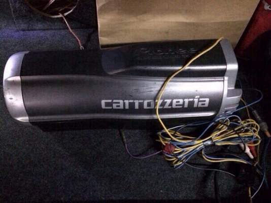 ตู้ซับ Pioneer Carrozzeria รุ่น TS-WX105A ทรงบาซูก้า ดอก 4" อัดนุ่มๆ สบายๆ เหมาะสำหรับรถเล็ก วางในห้องโดยสารได้ ขนาดกะทัดรัด ไม่เกะกะ* มีมา 2 ตัว