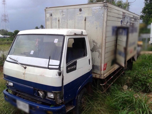 ขายรถบรรทุกหกล้อ HINO FC2WELA เครื่อง 120 แรง ขายเฉพาะหัวแชสซีไม่รวมตู้ ทะเบียนพร้อม