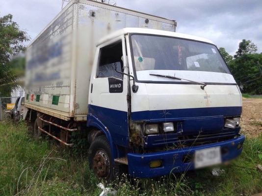 ขายรถบรรทุกหกล้อ HINO FC2WELA เครื่อง 120 แรง ขายเฉพาะหัวแชสซีไม่รวมตู้ ทะเบียนพร้อม