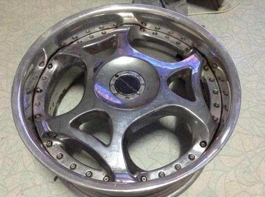 แม็ก Japan ขอบ18 สามชิ้นแท้ 5 รู 114 ฝาครบ 4 วง 4800 บาทลดราคด่วน