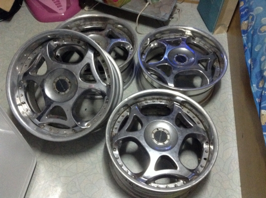 แม็ก Japan ขอบ18 สามชิ้นแท้ 5 รู 114 ฝาครบ 4 วง 4800 บาทลดราคด่วน