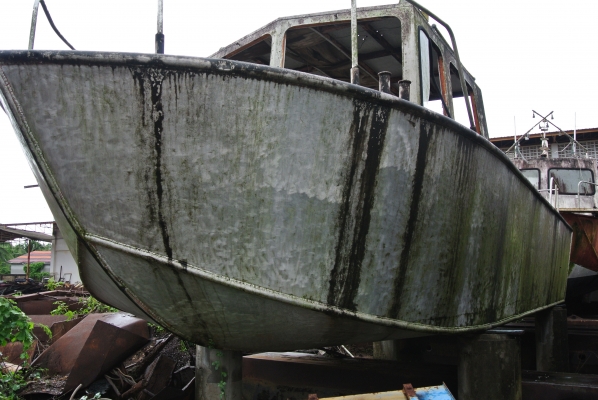 เรือสำราญ หนักสองตันกว่าค่ะ