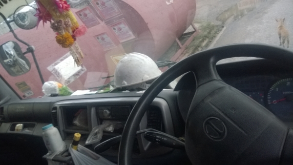 HINO FM1J  ยอดจัดไฟแนนซ์ ให้ยอดที่ 1,600,000 บาทค่ะ จำหน่ายเฉพาะหัวนะค่ะ