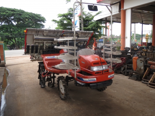 รถดำนานั่งขับ Kubota 8แถว  เครื่องดีเซล 3 สูบ  รถมือสองญี่ปุ่น รถสวย