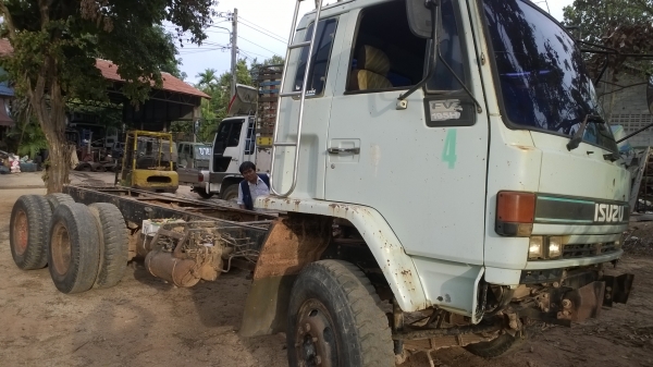 10ล้อ2เพลาหัวคัสซี FVZ32MZP Rรถห้งแท้ๆ เดิมๆสีเดิม..เล่มพร้อม (ม.79)