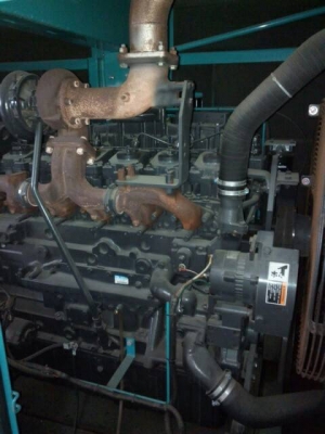 เครื่องปั่่นไฟมือสอง DCA-300SPK3 สนใจโทร 083 081 2889 ฟ้า