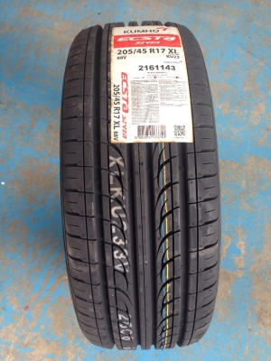 ขาย ยาง kumho ecsta seven 205/45 R17
