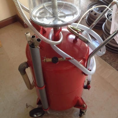 เครื่องเปลี่ยนถ่ายน้ำมันเครื่อง - น้ำมันเกีย แบบง่ายๆ ด้วยแรงดันลม เครื่องเปลี่ยนถ่ายน้ำมันเครื่อง - น้ำมันเกีย แบบง่ายๆ ด้วยแรงดันลม