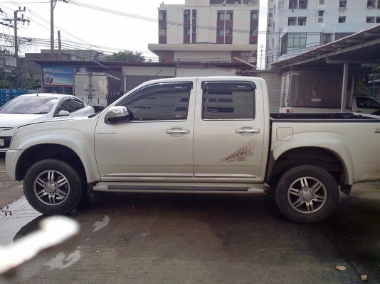 ขายรถIsuzu 4 ประตู รถบ้านวิ่งน้อยแค่ 30000 กว่าโลเอง ขายรถIsuzu 4 ประตู รถบ้านวิ่งน้อยแค่ 30000 กว่าโลเอง