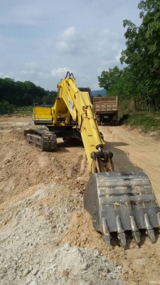 ขายรถแบคโฮ KOBELCO sk200-3รถสวยพร้อมใช้ ขายรถแบคโฮ KOBELCO sk200-3รถสวยพร้อมใช้