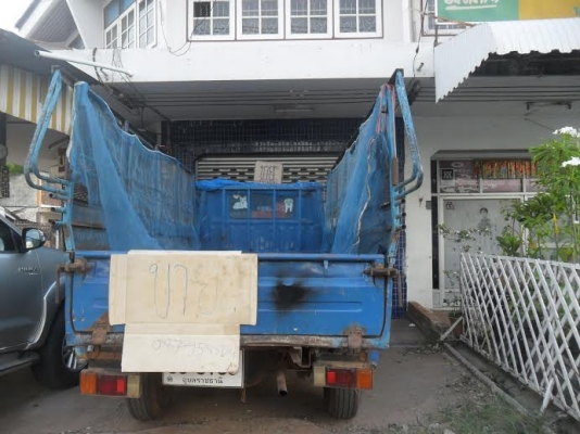 ขายรถบรรทุก 4 ล้อ พร้อมใช้ ขาย 80000 บาท เอกสารพร้อมโอน