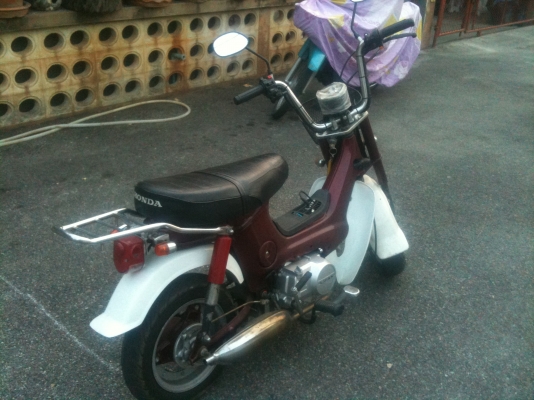 ขายHONDA CHALY สภาพดี เปลี่ยนเครื่องแล้ว ราคา 19,000.- .ใส่เครื่องLIFAN110CC สภาพใหม่ พร้อมมีใบฌครื่องรับรองด้วยครับ  สนใจติดต่อ GUN CHIANGMAI 093-9319456