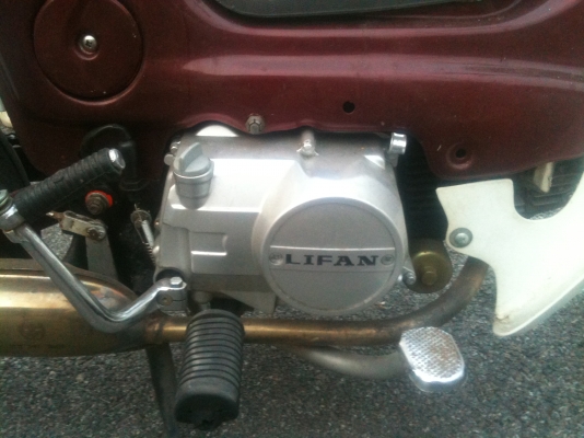 ขายHONDA CHALY สภาพดี เปลี่ยนเครื่องแล้ว ราคา 19,000.- .ใส่เครื่องLIFAN110CC สภาพใหม่ พร้อมมีใบฌครื่องรับรองด้วยครับ  สนใจติดต่อ GUN CHIANGMAI 093-9319456