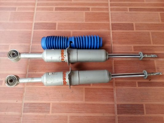 ขายโช๊คอัพ amada คู่หน้าใส่ ฟอร์จูนเนอร์