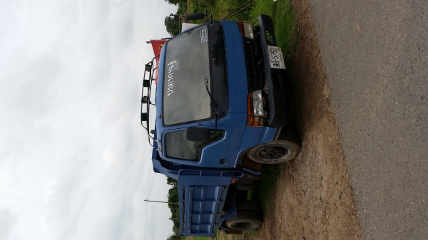 ขายรถ๖ล้อดั้มisuzu 115แรง พาวเวอร์ แอร์ สนใจ099-2489947