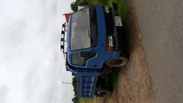 ขายรถ๖ล้อดั้มisuzu 115แรง พาวเวอร์ แอร์ สนใจ099-2489947