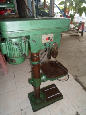 แท่นเจาะ สภาพสวย  มอเตอร์ 2 สาย พร้อมใช้งาน สูง1.20 เมตร   5,000