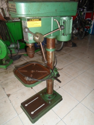 แท่นเจาะ สภาพสวย  มอเตอร์ 2 สาย พร้อมใช้งาน สูง1.20 เมตร   5,000