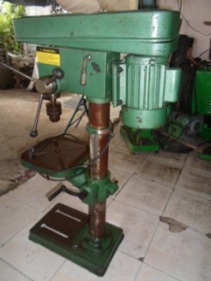 แท่นเจาะ สภาพสวย  มอเตอร์ 2 สาย พร้อมใช้งาน สูง1.20 เมตร   5,000