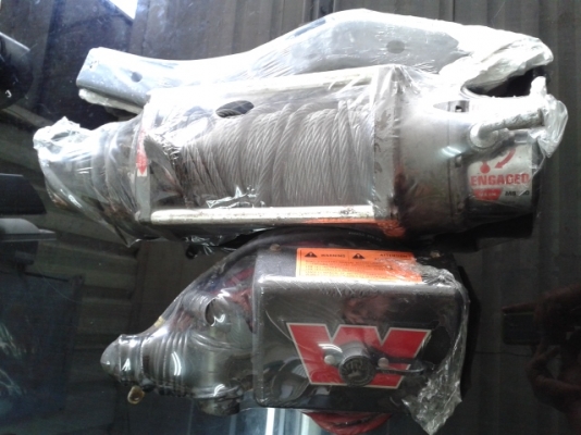 ขายวินสไฟฟ้า WARN  M5000  12v สภาพ สวย