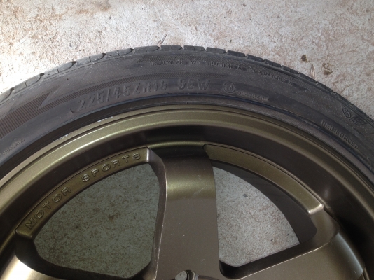 ขายล้อแม็กก้านยก ขอบ 18 แถมยาง 225/45/18